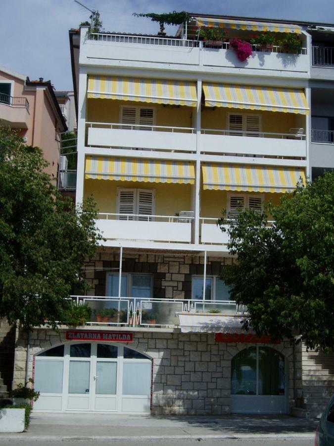 Apartments And Rooms Niksa Podgora Eksteriør billede