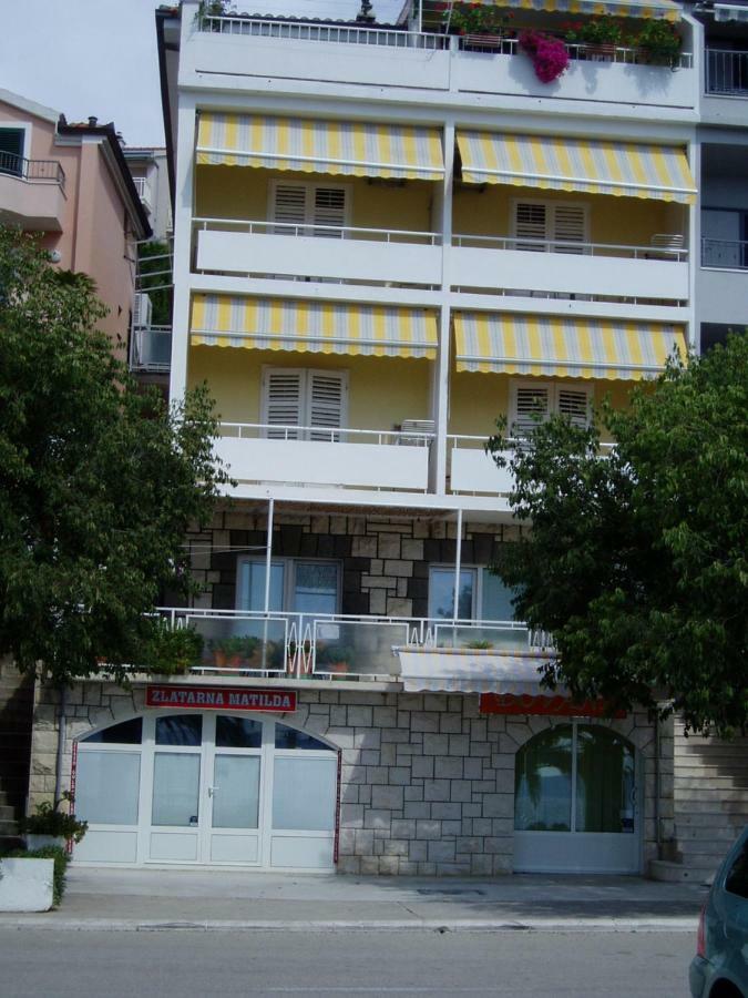 Apartments And Rooms Niksa Podgora Eksteriør billede